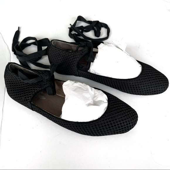 FREE PEOPLE BALLET FLAT W/ ANKLE WRAP TIE BLACK - Picture 2 of 5